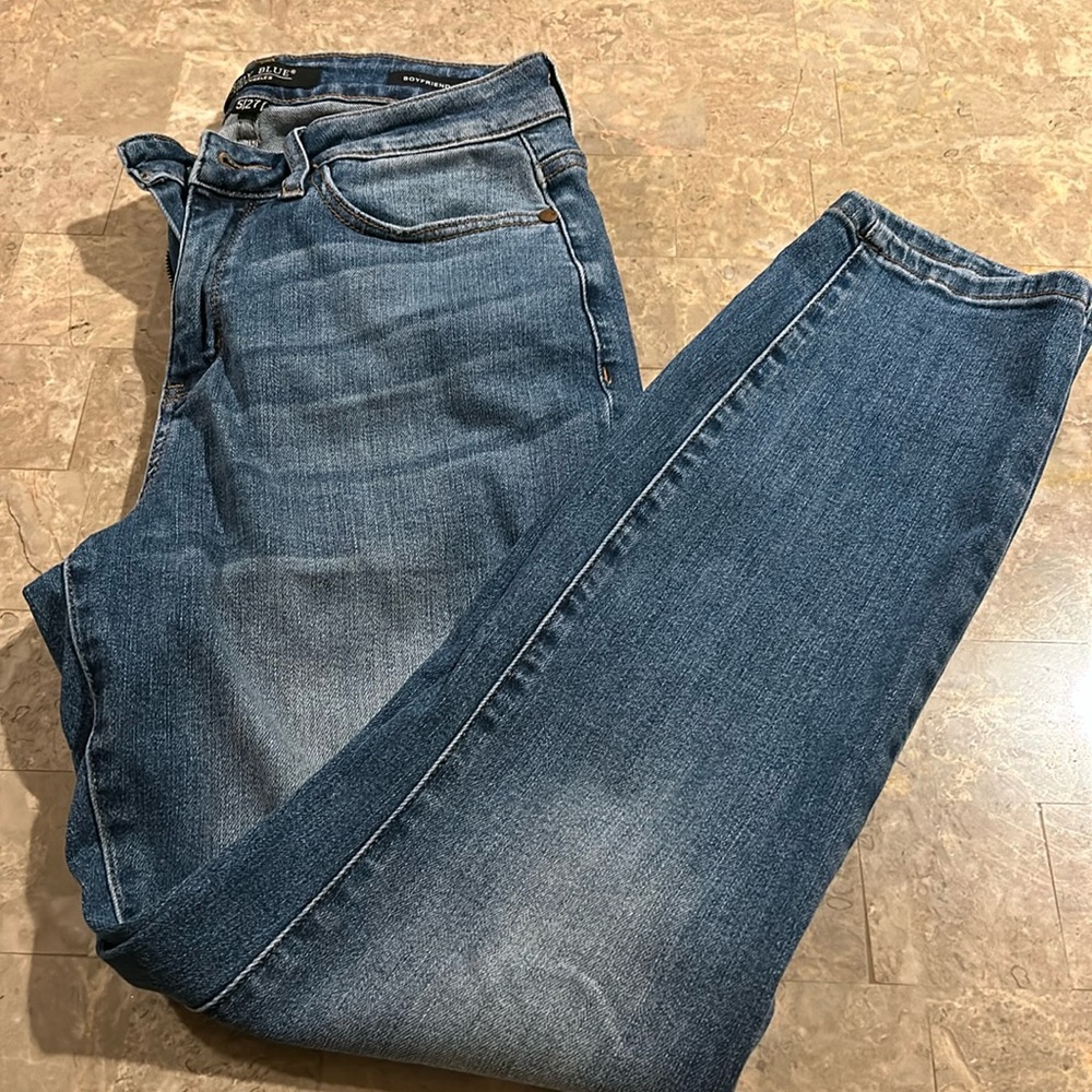 Size 5 boyfriend fit Judy blue jeans